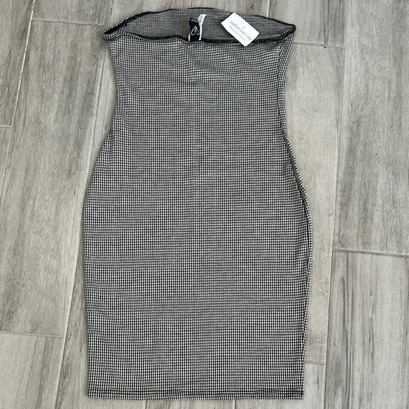 Windsor Strapless Dress - Picture 7 of 7